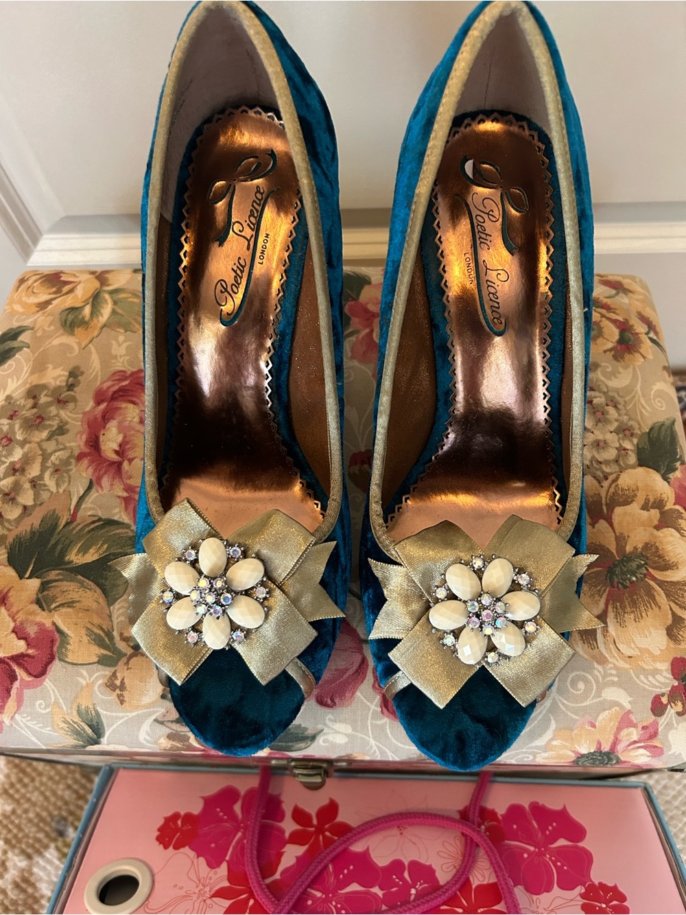 Teal Velvet Embellished Women's Pumps